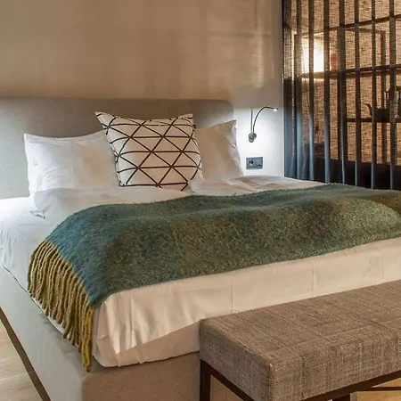 Aparthotel Premier 4*